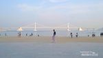 Main Angklung di Pantai Busan, Korea Selatan
