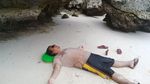 Main Bareng Bintang Laut di Pantai Telaga Bidadari, NTB