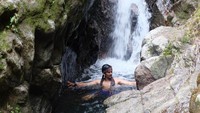 Langsung main air saja, karena trek yg menanjak yang dari camping ground sampai air terjun membuat kami semua gerah
