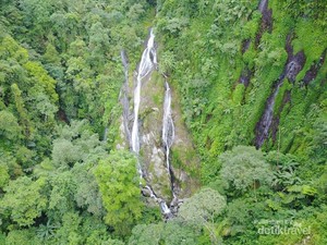 Main Basah-basahan di Bogor? Coba Air Terjun Cibadak
