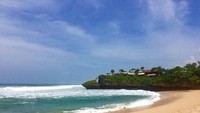Jangan lupa abadikan keindahan pantai dan lautnya