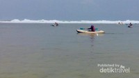 Bermain dengan ombak