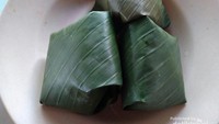 Nasi yang di bungkus daun pisang