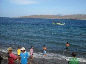 Main-main ke Pantai Watu Dodol, Banyuwangi