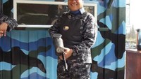 Kostum untuk bermain paintball