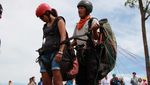 Main Paralayang di Batu, Seperti Memeluk Angkasa
