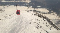 Pemandangan Gulmarg, oh lihat ada Gondola juga :D