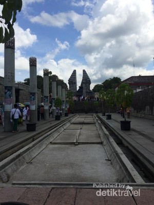 Makam Bung Karno Menjelma Jadi Destinasi Wisata Populer