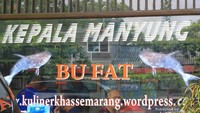 Tampak depan Warung Makan Kepala Manyung Bu Fat.