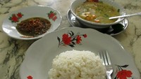 Dinikmati bersama nasi putih