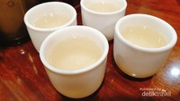 Arak ginseng, minuman penutup yang berkhasiat menghangatkan tubuh dan meningkatkan stamina.