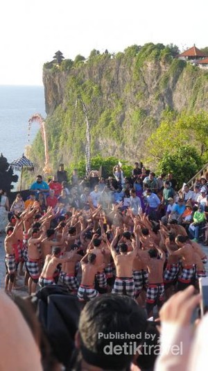 Makna Kasih Dalam Tari Kecak Bali