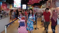 Toko suvenir yang menjual pernak pernik Hello Kitty