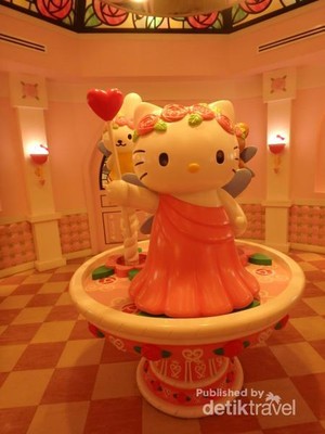 Malaysia Punya Dunia Hello Kitty yang Menggemaskan!