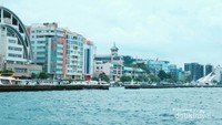 Pemandangan kota Male dari pinggir laut
