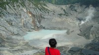 Kawah Ratu merupakan kawah terbesar dan terluas di Gunung Tangkuban Perahu