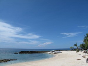 Mari Bersantai di Pantai Santai, Ambon