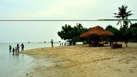 pantai pasir perawan yang indah