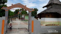 Pintu Masuk Masjid Tua Hila