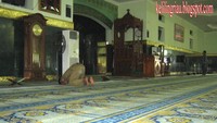 jemaah sedang salat