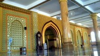 Ukiran dan relief mihrab
