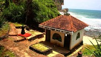 Masjid Aolia - Pantai Ngobaran