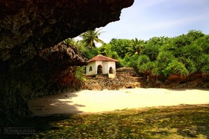 Masjid Aolia, Bangunan Unik Bersejarah di Pantai Ngobaran