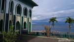 Masjid dengan Pemandangan Laut Cantik di Ternate