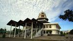 Masjid di Aceh yang Kubahnya Seperti Topi