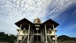 Masjid di Aceh yang Kubahnya Seperti Topi