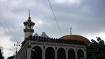 Masjid di Bandung Ini Punya Replika Pintu Kabah