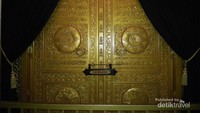 Replika pintu Kabah