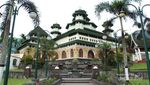 Masjid Indah di Dekat Danau Maninjau