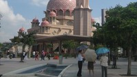 Masjid Merah di Putrajaya (Erna/detikBandung)