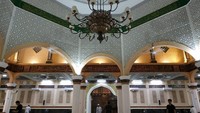 interior di dalam masjid
