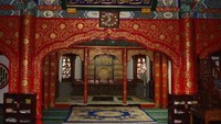 Bagian dalam masjid, arsitektur khas China yang dipenuhi hiasan kaligrafi (sumber: arts.cultural-china.com)