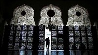 Pilar dan hiasan masjid yang indah (Wahid Masrukan/ACI)