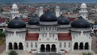 Masjid Raya Baiturrahman, kebangaan masyarakat Aceh (Wahid Masrukan/ACI)