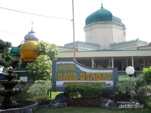 Masjid Raya Stabat yang Bersejarah di Sumut