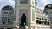 bentuk oktagonal masjid raya