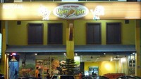 Siapa yang gak kenal ikon lucu di kedai satu ini, Upin dan Ipin