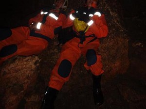 Masuk ke Dalam Perut Bumi di Sukabumi, Berani?