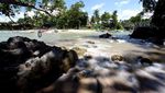 Mata Enggan Berkedip di Pantai Cikotok