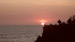 Matahari Tenggelam yang Menawan di Tanah Lot