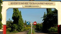 Gerbang yang saya masuki sebelum sampai di Taman Perbatasan MM 13 (foto:Keken/detikTravel)