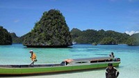 Long Boat salah satu tempat di Raja Ampat (dok. Hasanatul Israr)