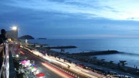 Pantai Padang menjadi destinasi yang selalu ramai dikunjungi oleh para wisatawan