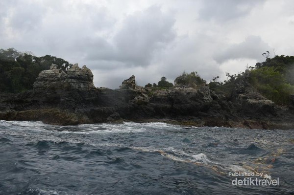 kiluan beach