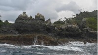 kiluan beach