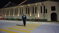 De Tjolomadoe di malam hari